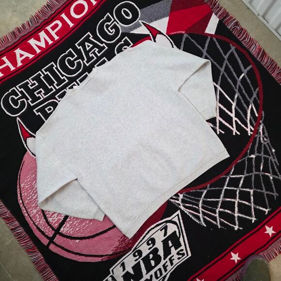 Vintage Mickey and Minnie Lovers Crewneck - Picture 3 of 6